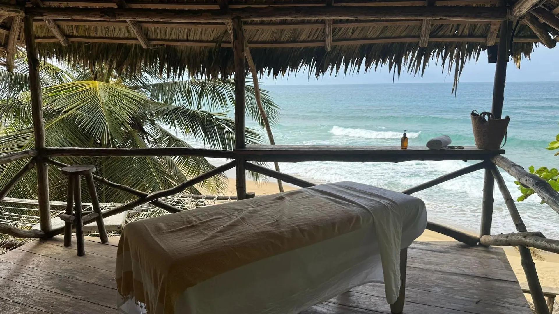 Hotel Perla Marina Ecolodge Beach - Kite, Surf, Next Encuentro Beach, Cabarete Bombita
