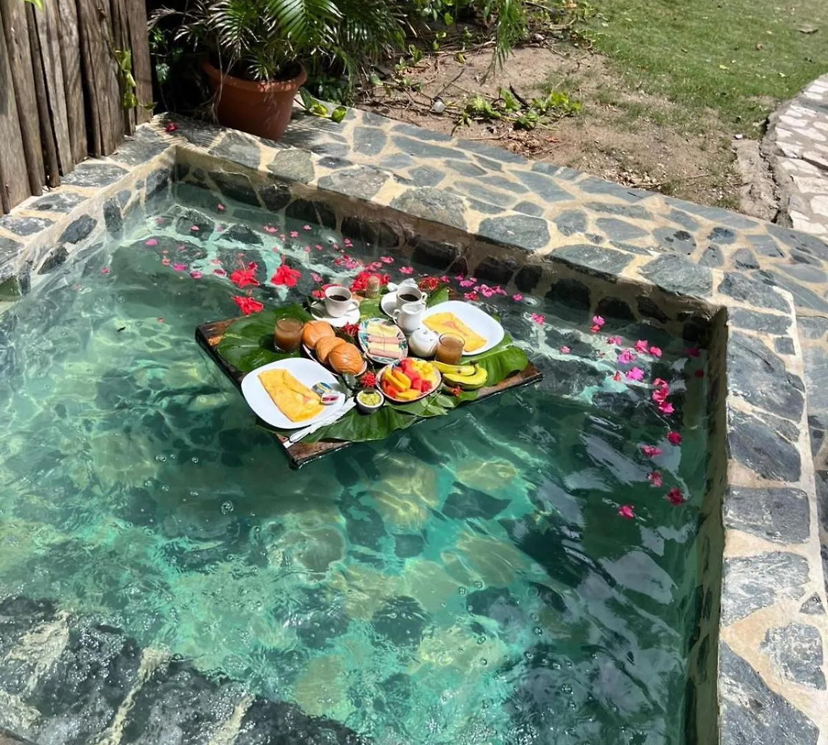Perla Marina Ecolodge Beach - Kite, Surf, Next Encuentro Beach, Cabarete Бомбита